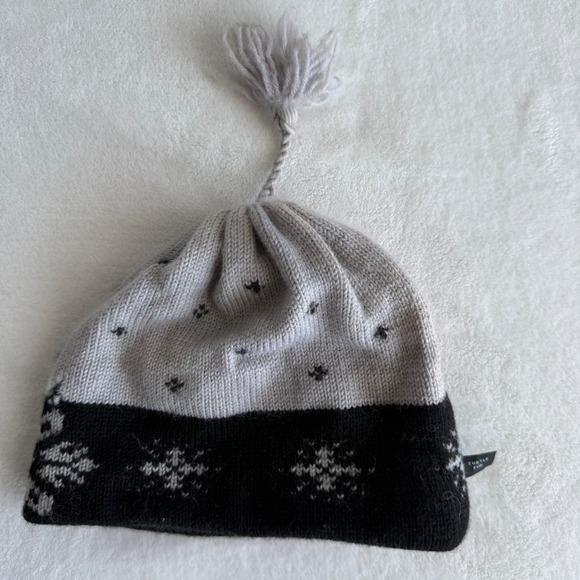 Turtle Fur Beanie Hat with Tassle Gray Black Wool Yarn Fleece Lining Gorpe - Picture 4 of 10